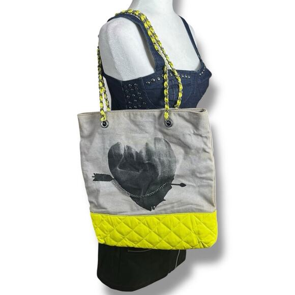 Princess Vera Wang Tote Bag Quilted Yellow Gray Heart Graphic Y2K Style - Picture 11 of 11